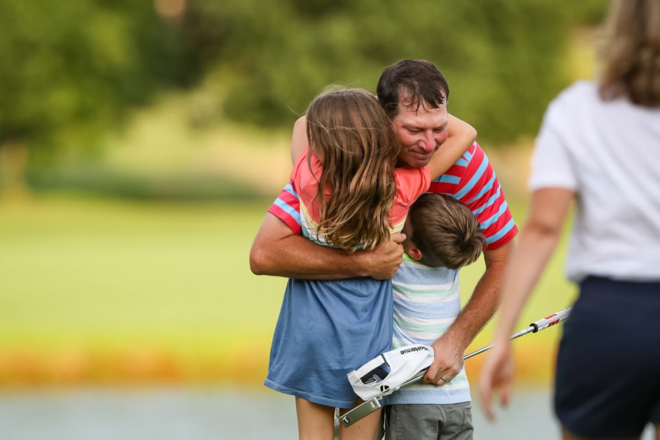 Barbasol: a golfer hugging his kids